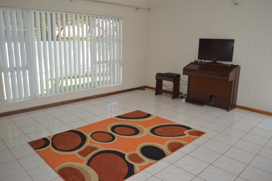 3 Bedroom Property for Sale in Flamwood North West